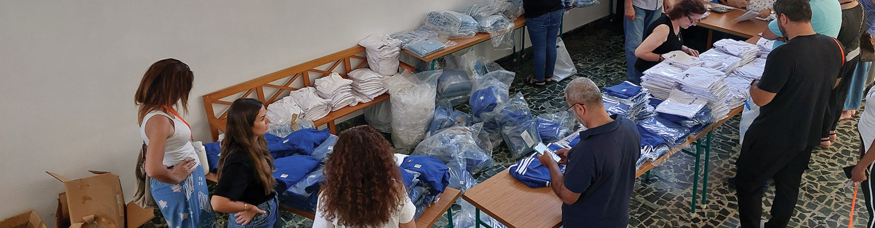 Tabliers, tenues de sport et autres accessoires 